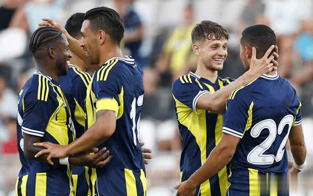 集结日费耶诺德备战中超，状态回暖细节曝光，媒体盛赞，团队化学反应显著的简单介绍