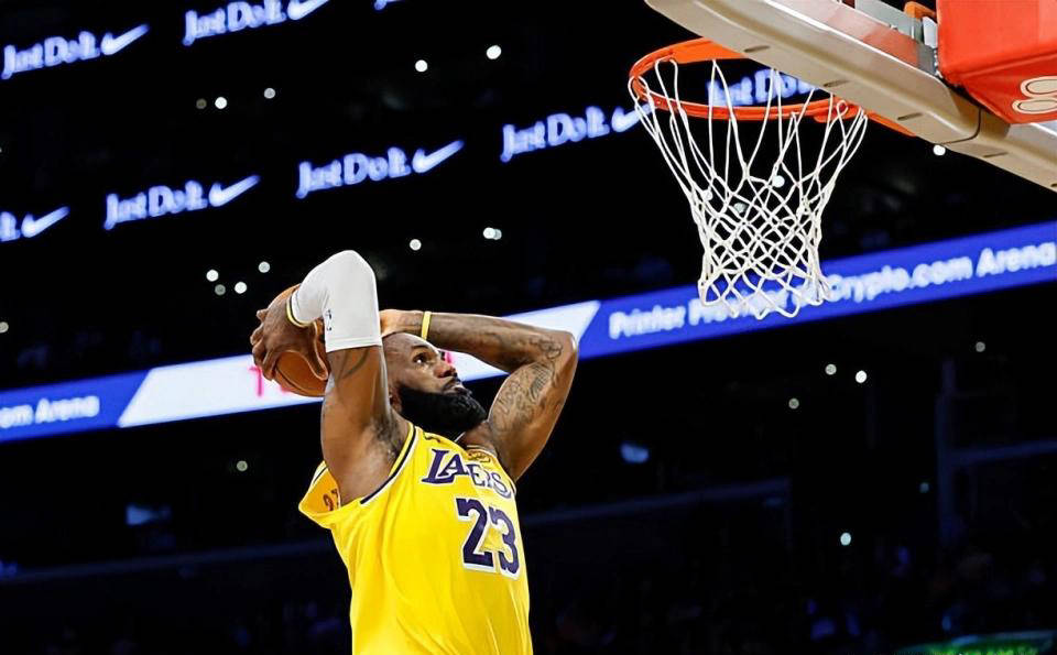 包含集结日斯图加特备战NBA总决赛，远射贴柱细节曝光，信心回归，数据趋势出现新变化的词条