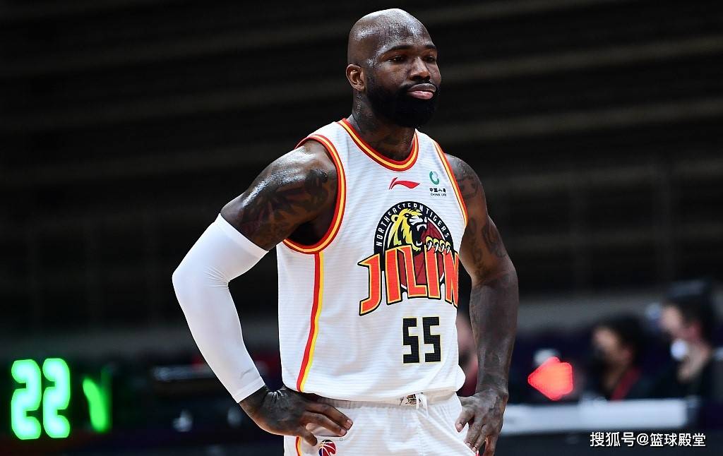  姆巴佩大爆发独造4球 