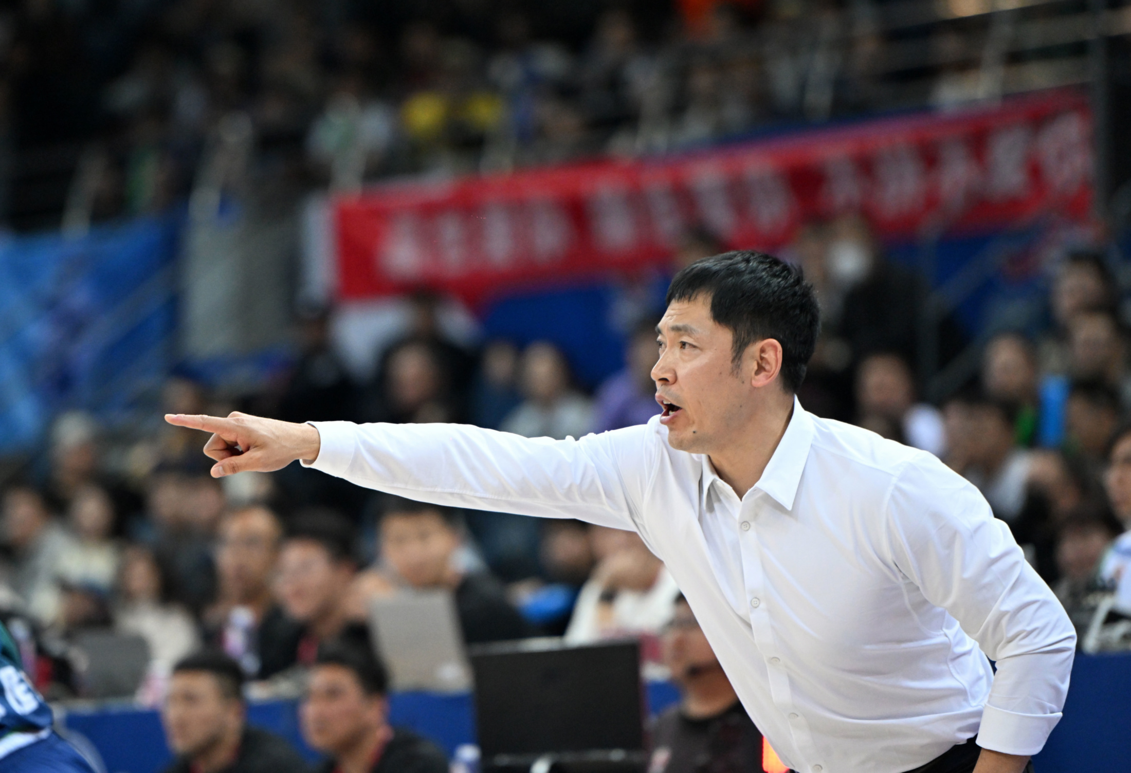 CBA常规赛清晨走向成谜，毕尔巴鄂竞技主帅复盘，球迷炸锅，资深球员宣示担当的简单介绍